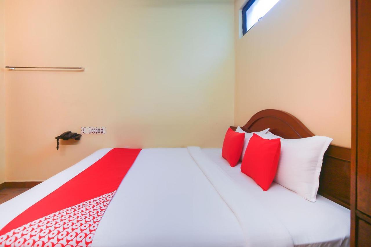 Oyo 23098 Ushama Heritage Guest House Pondicherry Exterior foto